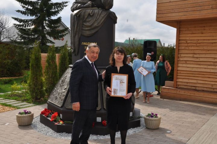 Безне Тукай тәрбияли