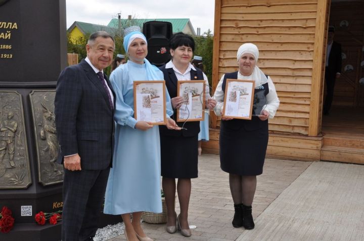 Безне Тукай тәрбияли