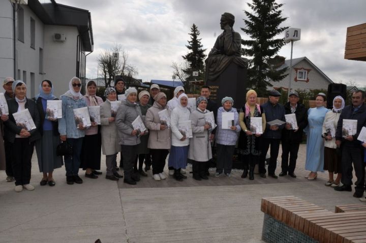 Безне Тукай тәрбияли