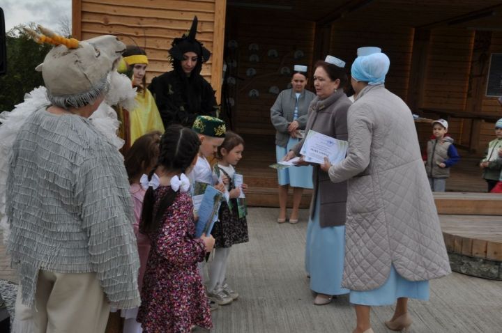 Безне Тукай тәрбияли