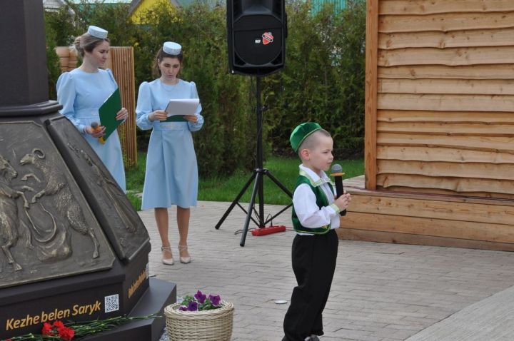 Безне Тукай тәрбияли
