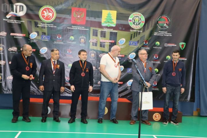 Судьяларны теннис  реферилары “хөкем итте”