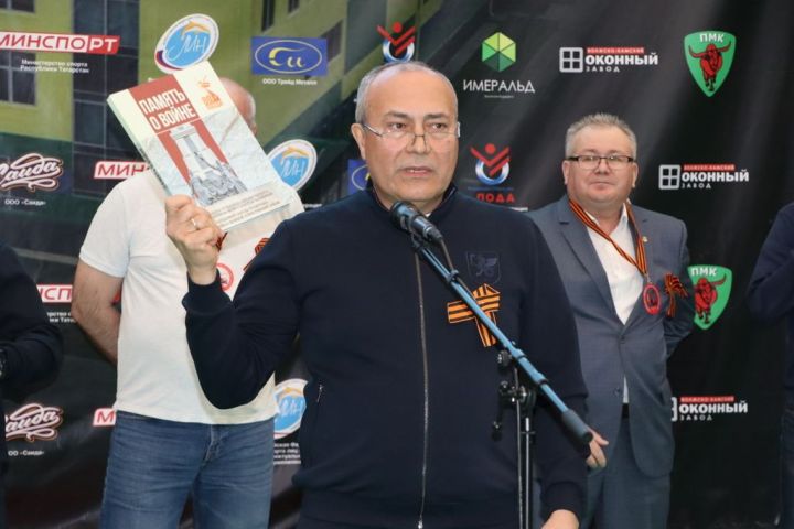 Судьяларны теннис  реферилары “хөкем итте”