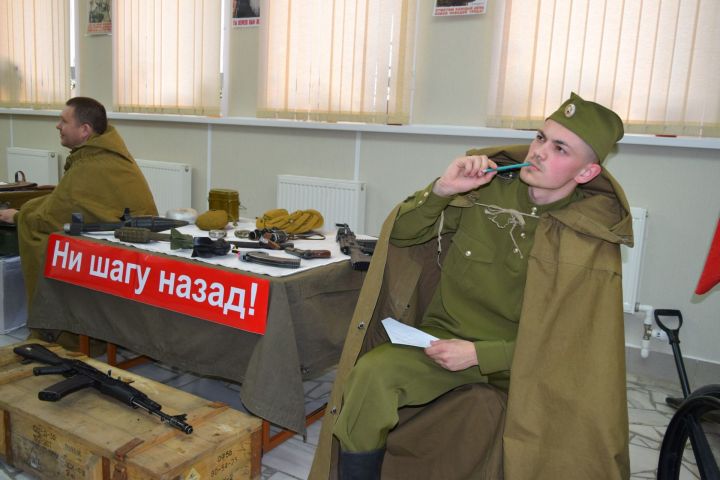 Шәмәрдән мәдәният йортында хәрби күргәзмә эшли башлады