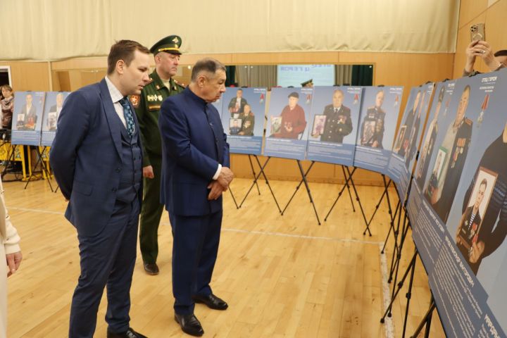 Сабага “Герой әтисе” күчмә фотокүргәзмәсе килде