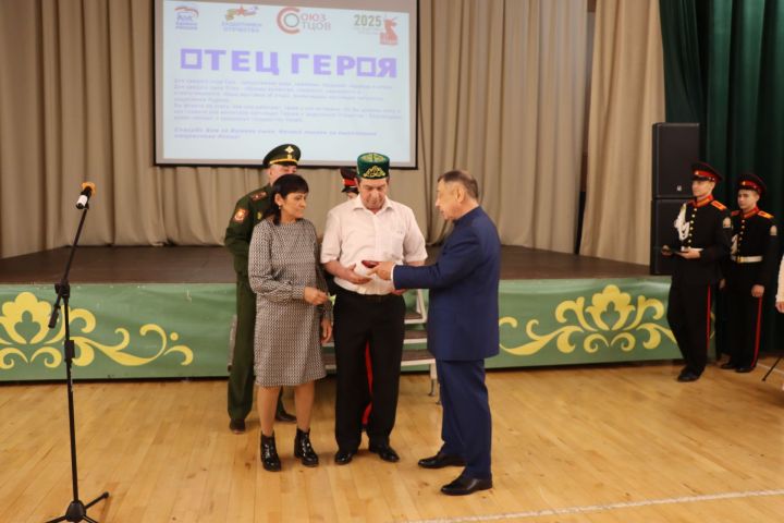 Сабага “Герой әтисе” күчмә фотокүргәзмәсе килде
