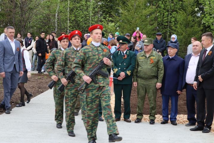 Сталинград тирәге  генетик хәтер булып Лесхозга  кайтты