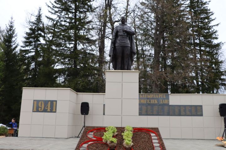 Сталинград тирәге  генетик хәтер булып Лесхозга  кайтты