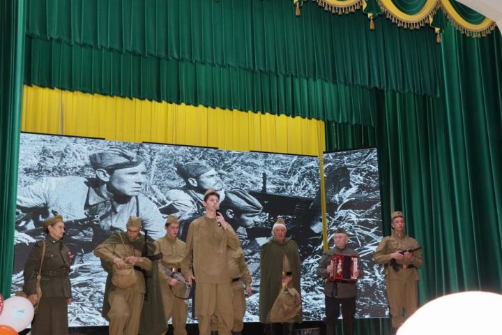 Сталинград тирәге  генетик хәтер булып Лесхозга  кайтты