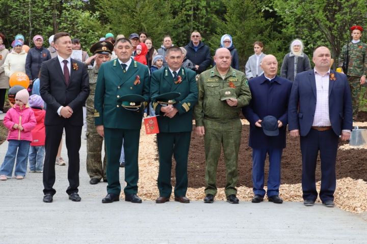 Сталинград тирәге  генетик хәтер булып Лесхозга  кайтты