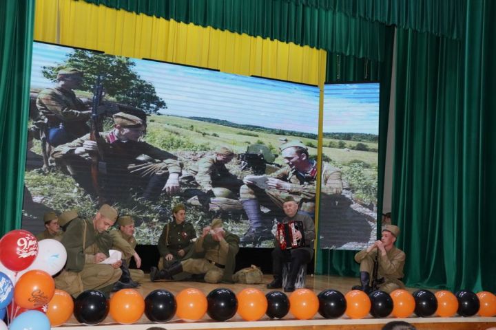 Сталинград тирәге  генетик хәтер булып Лесхозга  кайтты