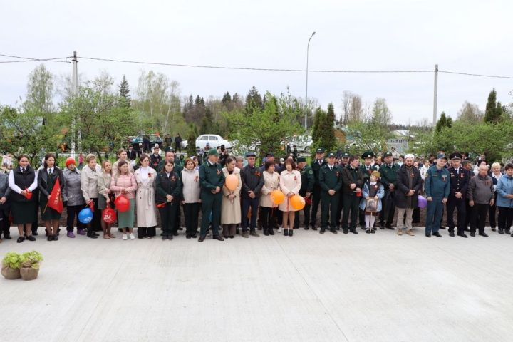 Сталинград тирәге  генетик хәтер булып Лесхозга  кайтты
