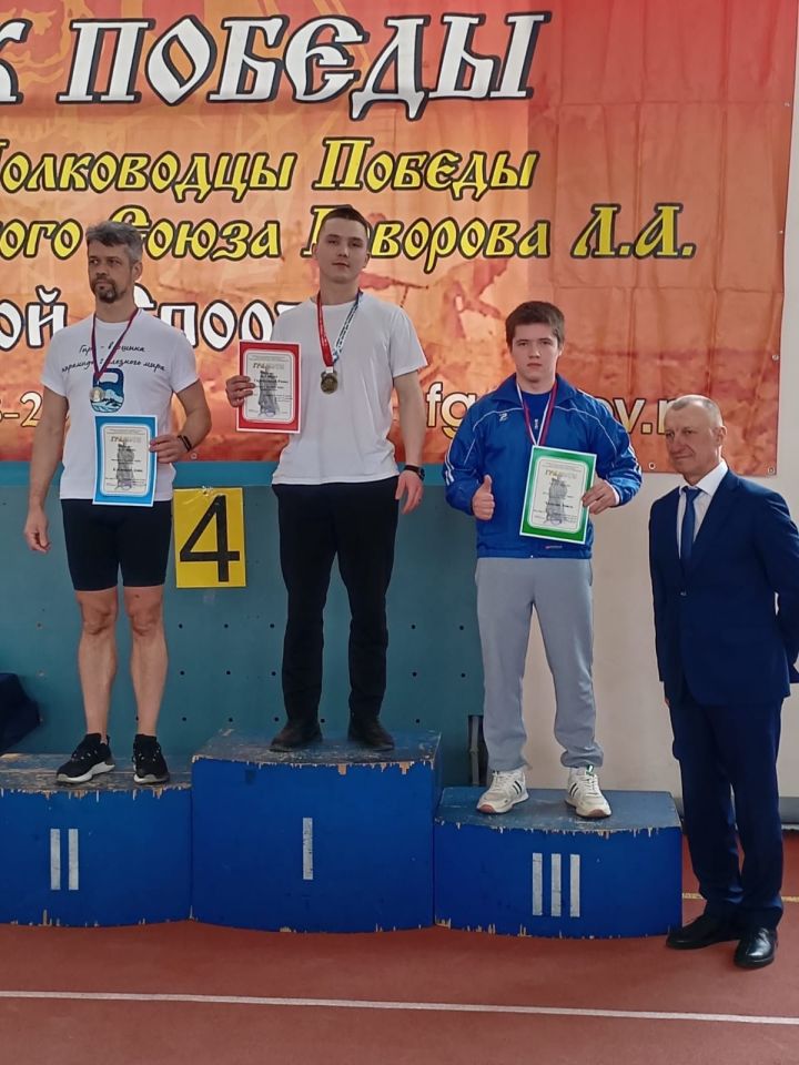 Җиңү Кубогына гер күтәрү буенча узган ярышларда районыбыз спортчылары иң яхшы нәтиҗәләрне күрсәттеләр