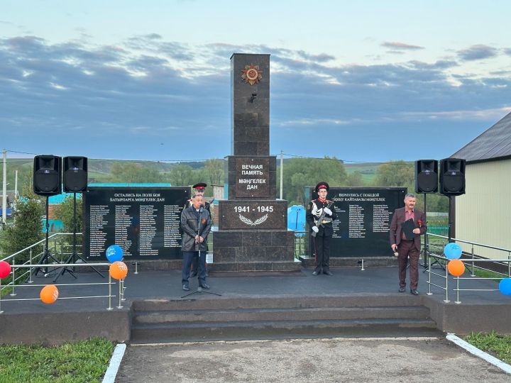 Татар Икшермәсендә узган Җиңү бәйрәмендә район башлыгы да катнашты