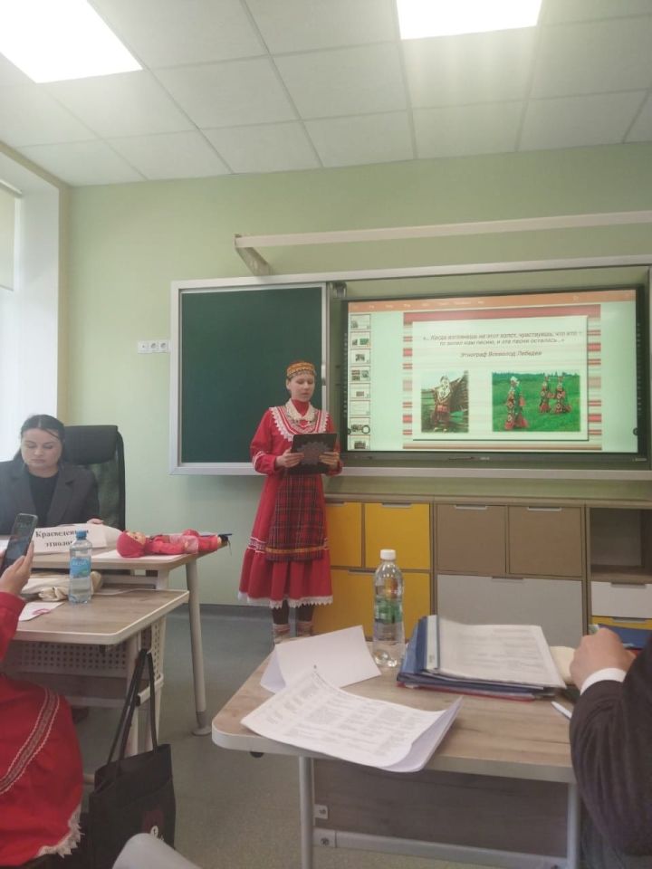 Алия, Иделия, Алисә яшүсмерләр фәнни укуларында катнаштылар