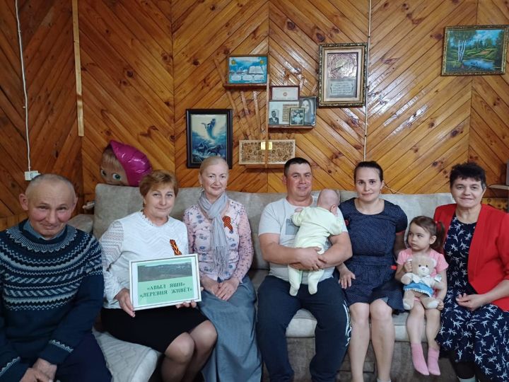 Авылларны Әхмәтшиннар кебек гаиләләр яшәтә