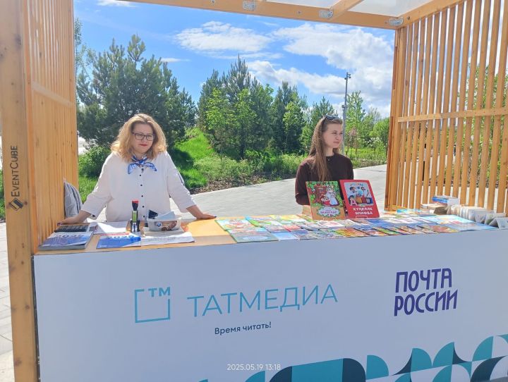 Сабалылар  Казанда узган Матбугат бәйрәмендә  килгән халыкны коймак белән сыйладылар