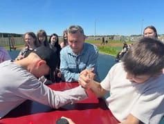 Сабантуйларны  укучылар башлап җибәрде