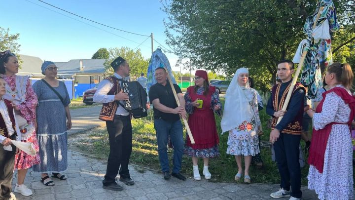 Гимназиясе коллективы Сабада бирнә җыйды