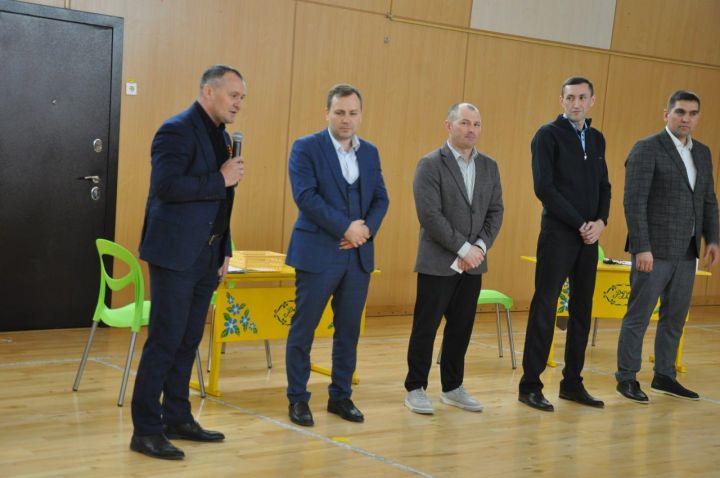 Сабада офис хезмәткәрләре һөнәри бәйгедә ярышты