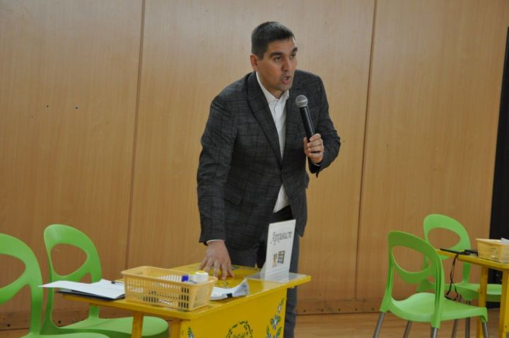 Сабада офис хезмәткәрләре һөнәри бәйгедә ярышты