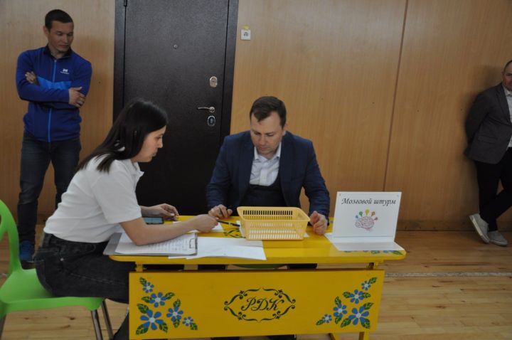 Сабада офис хезмәткәрләре һөнәри бәйгедә ярышты