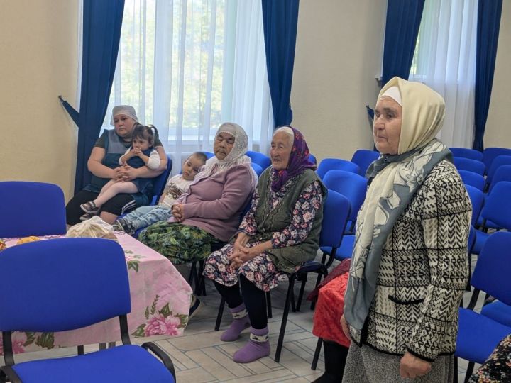 Бигәнәй авылында өлкәннәрне бәйрәм табыны артында хөрмәтләделәр