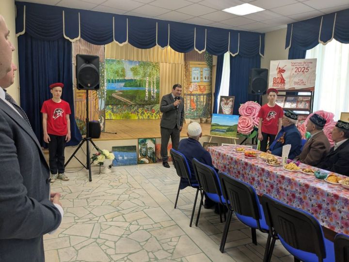Бигәнәй авылында өлкәннәрне бәйрәм табыны артында хөрмәтләделәр