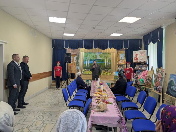 Бигәнәй авылында өлкәннәрне бәйрәм табыны артында хөрмәтләделәр