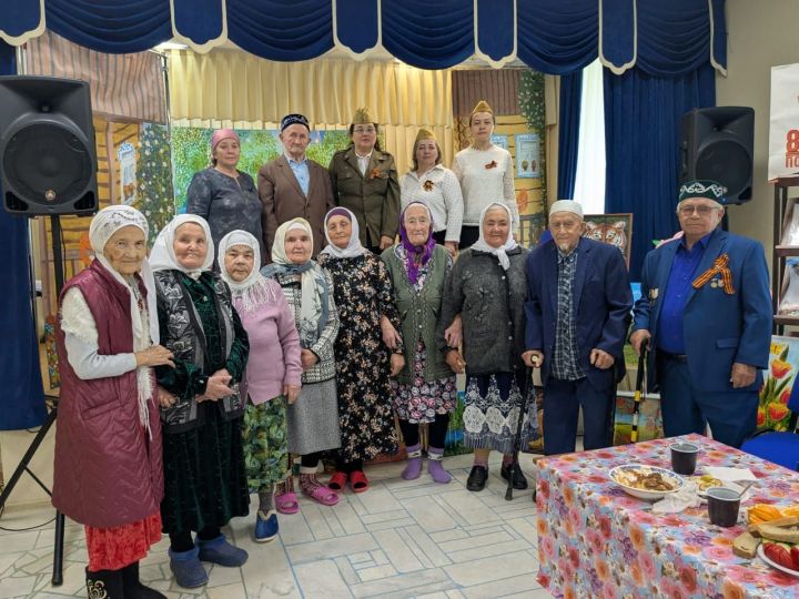 Бигәнәй авылында өлкәннәрне бәйрәм табыны артында хөрмәтләделәр
