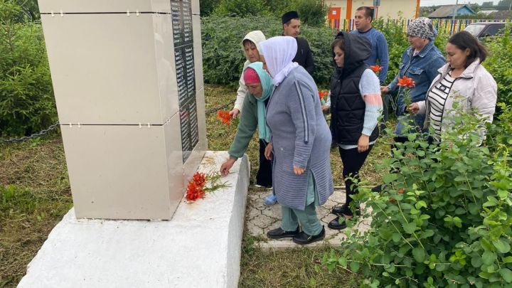 Сугыш каһарманнарын Олы Арташ авылында дога белән искә алдылар