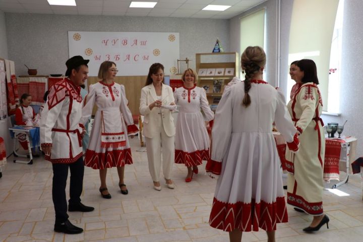 Сабада туган телләрне саклау һәм үстерү турында  сөйләштеләр