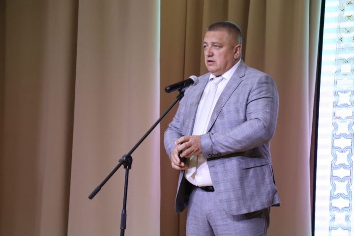 Сабада туган телләрне саклау һәм үстерү турында  сөйләштеләр
