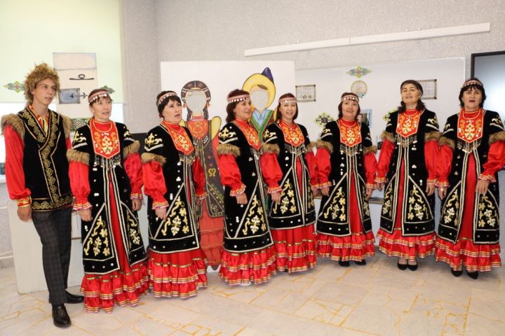 Сабада туган телләрне саклау һәм үстерү турында  сөйләштеләр