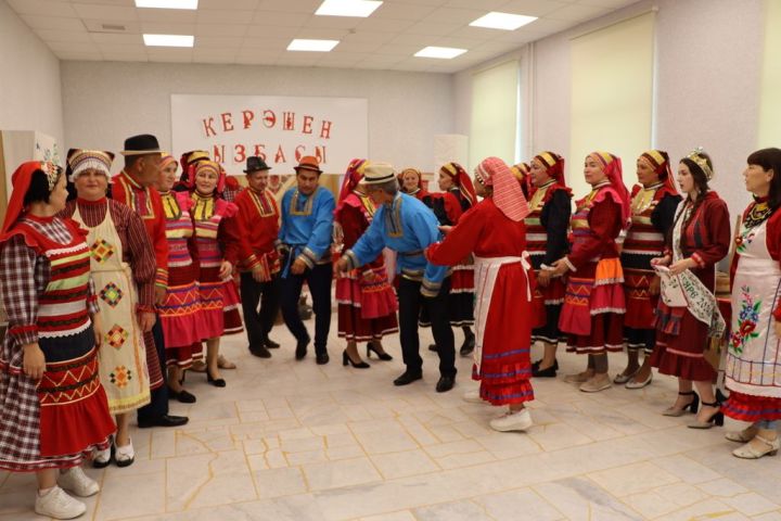 Сабада туган телләрне саклау һәм үстерү турында  сөйләштеләр