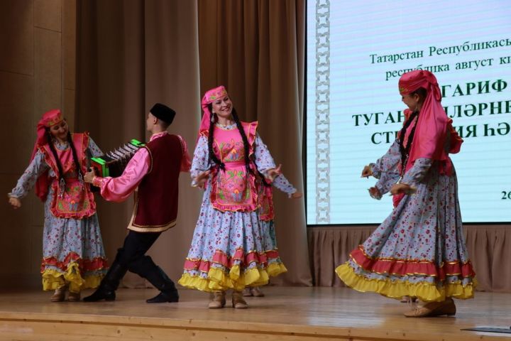 Сабада туган телләрне саклау һәм үстерү турында  сөйләштеләр