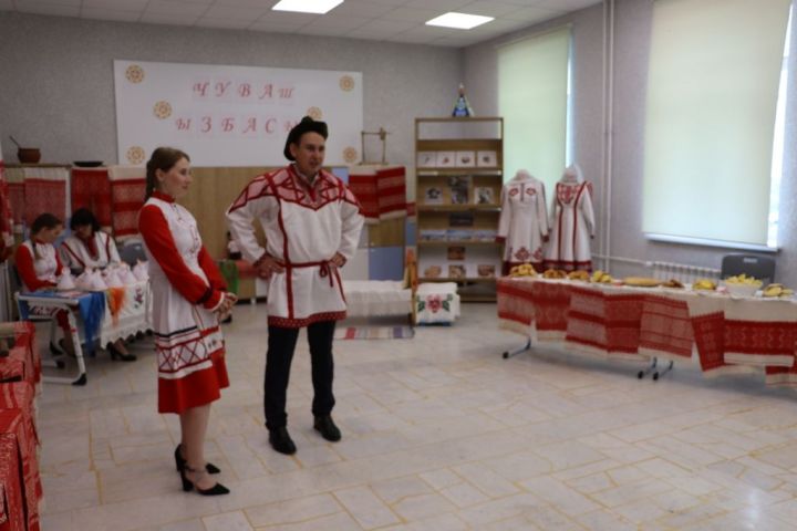 Сабада туган телләрне саклау һәм үстерү турында  сөйләштеләр