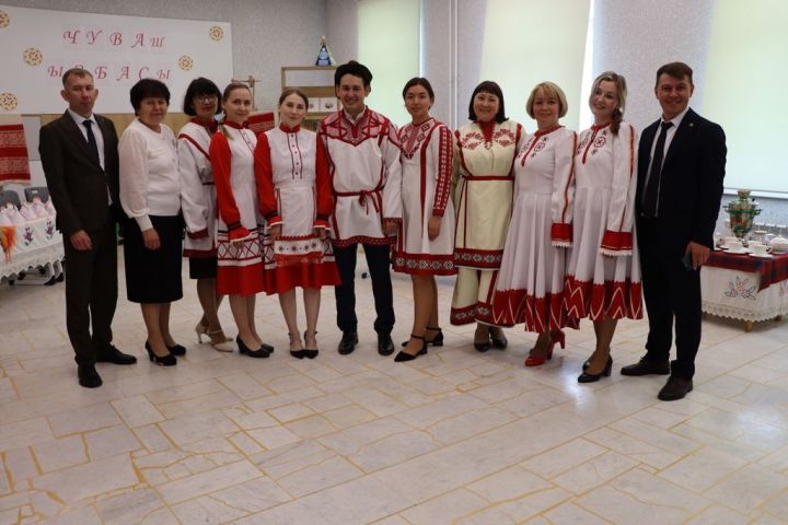 Сабада туган телләрне саклау һәм үстерү турында  сөйләштеләр
