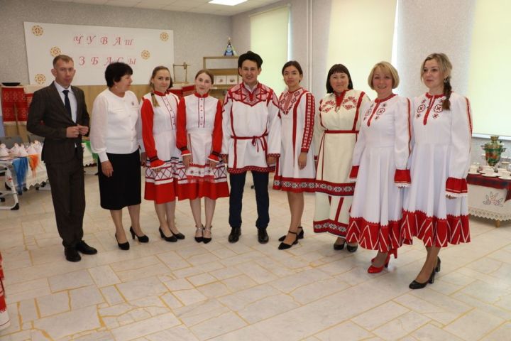 Сабада туган телләрне саклау һәм үстерү турында  сөйләштеләр