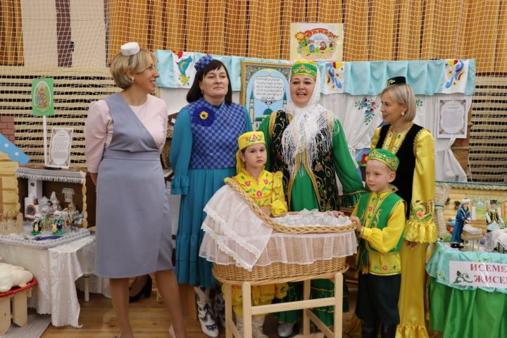 Сабада туган телләрне саклау һәм үстерү турында  сөйләштеләр