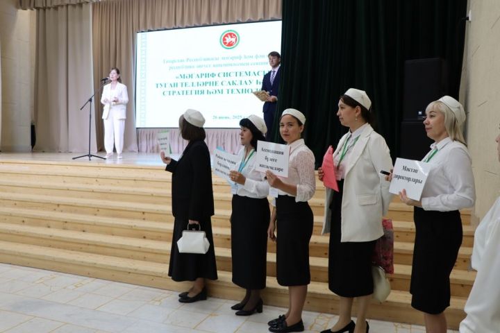 Сабада туган телләрне саклау һәм үстерү турында  сөйләштеләр