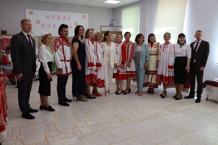 Сабада туган телләрне саклау һәм үстерү турында  сөйләштеләр