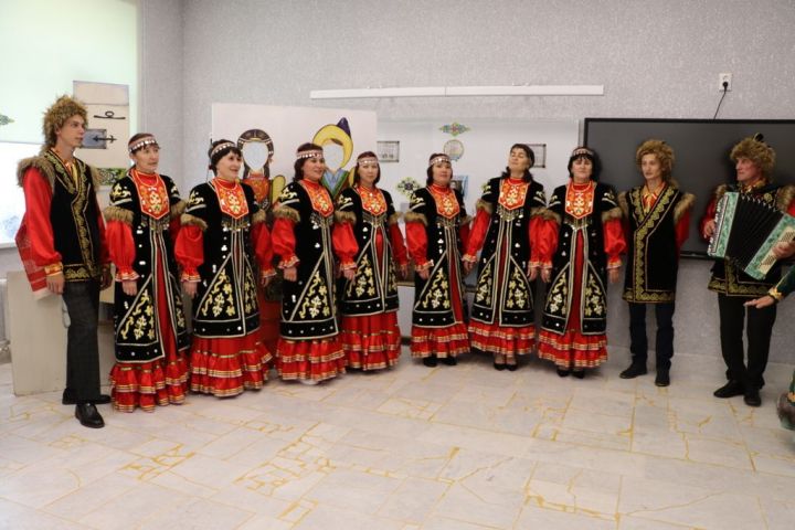 Сабада туган телләрне саклау һәм үстерү турында  сөйләштеләр