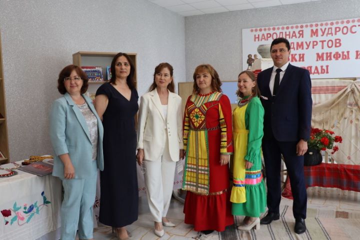 Сабада туган телләрне саклау һәм үстерү турында  сөйләштеләр