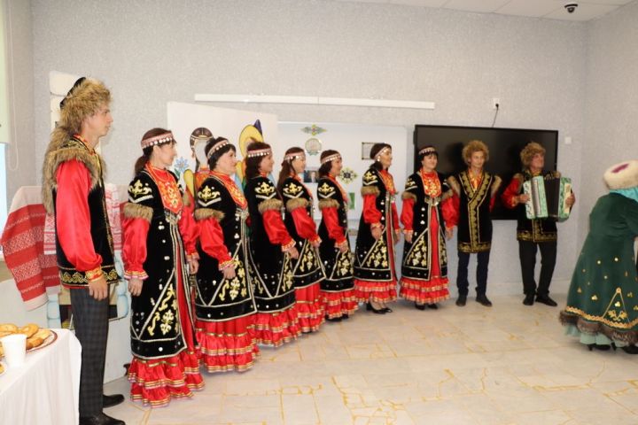 Сабада туган телләрне саклау һәм үстерү турында  сөйләштеләр