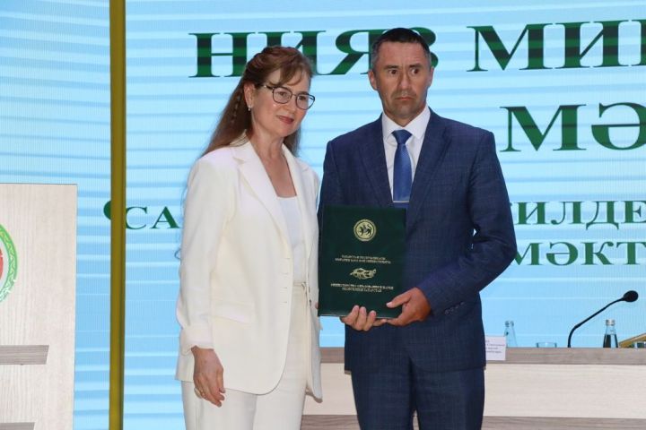Сабада туган телләрне саклау һәм үстерү турында  сөйләштеләр