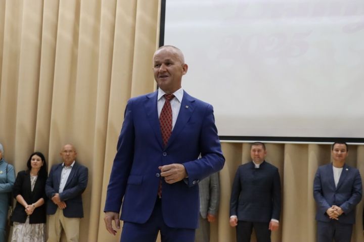 Аграр көллияттә  чыгарылыш: студентлар диплом  алды