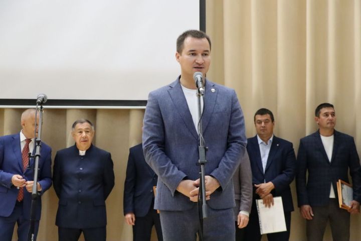 Аграр көллияттә  чыгарылыш: студентлар диплом  алды