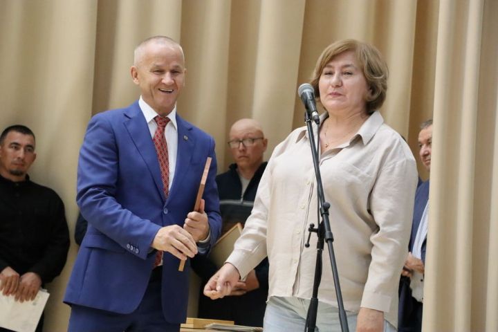 Аграр көллияттә  чыгарылыш: студентлар диплом  алды