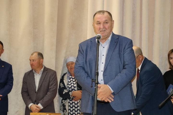 Аграр көллияттә  чыгарылыш: студентлар диплом  алды